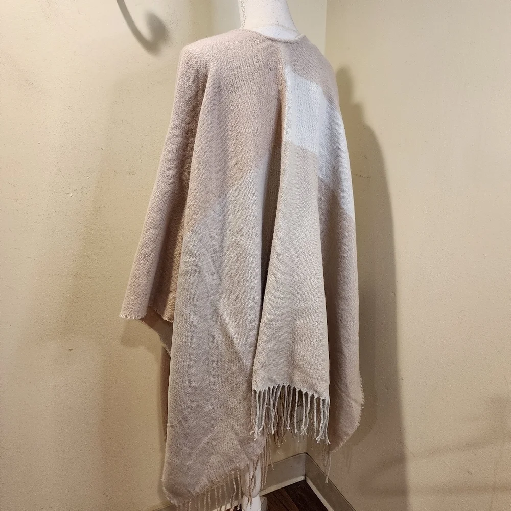 SOIA & KIO Color Block Fringe Poncho